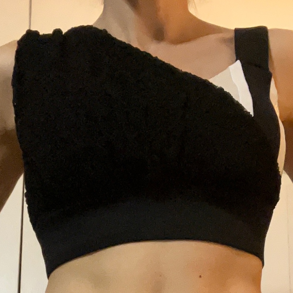 No Ka’ Oi crop top sz Sm